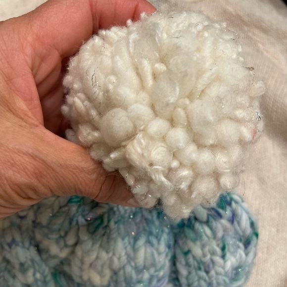 New - cozy Women’s beanie - Picture 2 of 3